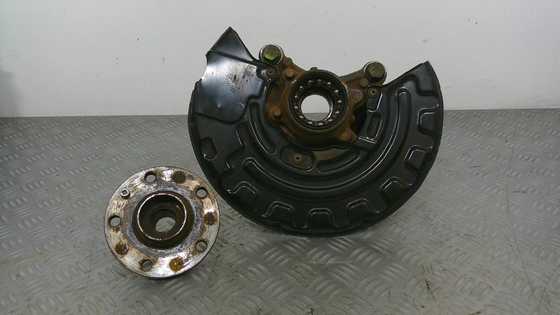 Mozzo anteriore sinistro VOLKSWAGEN GOLF 5  - 1