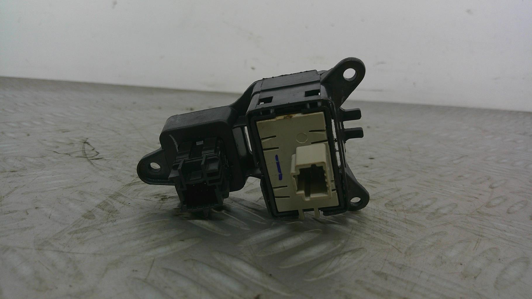 Bouton/Interrupteur RENAULT CLIO 4 PHASE 1 Diesel - 1