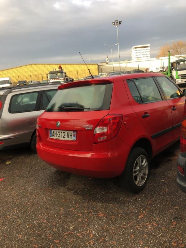 Verin de coffre SKODA FABIA 2 PHASE 1 Essence - 1