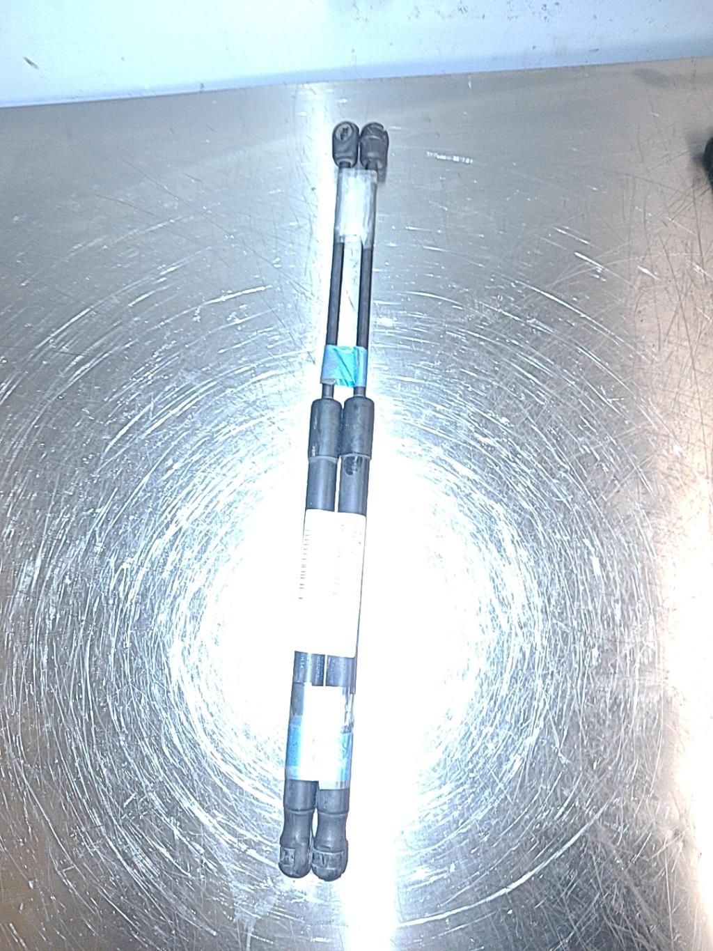 Verin de coffre SUZUKI SWIFT 3 Essence - 1