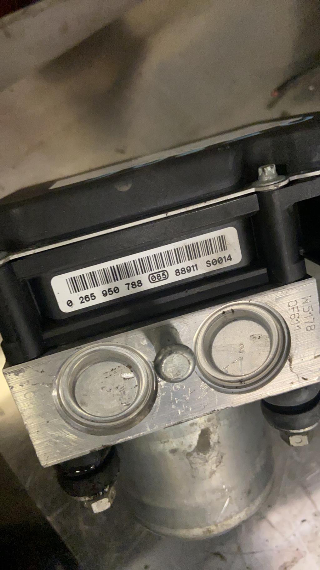 Bloc ABS (freins anti-blocage) RENAULT CLIO 3 PHASE 1 BREAK Diesel - 1
