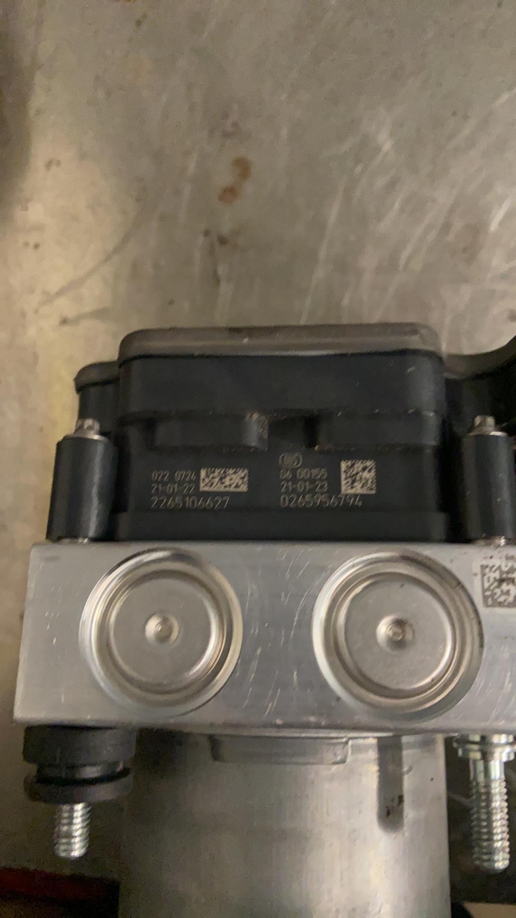 Bloc ABS (freins anti-blocage) RENAULT CLIO 5 PHASE 1 Essence - 1
