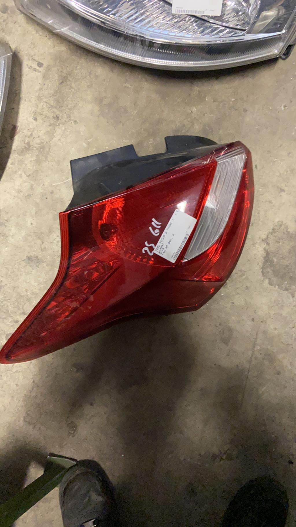 Feu arriere secondaire gauche (feux) FORD FOCUS 3 PHASE 1 Diesel - 1