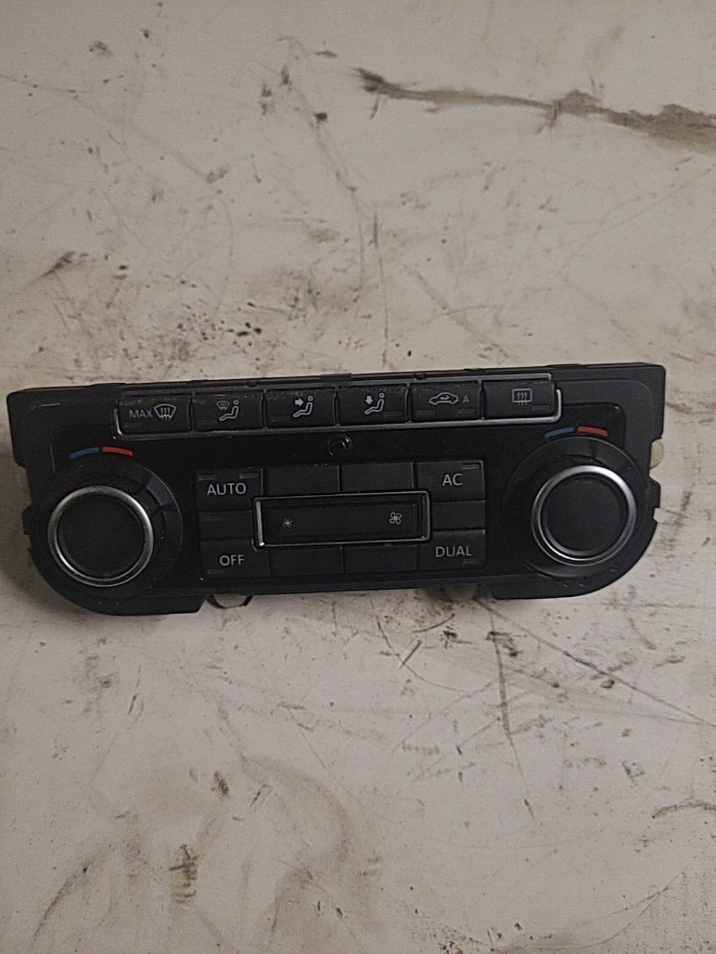 Commande chauffage VOLKSWAGEN GOLF 6 Diesel - 1