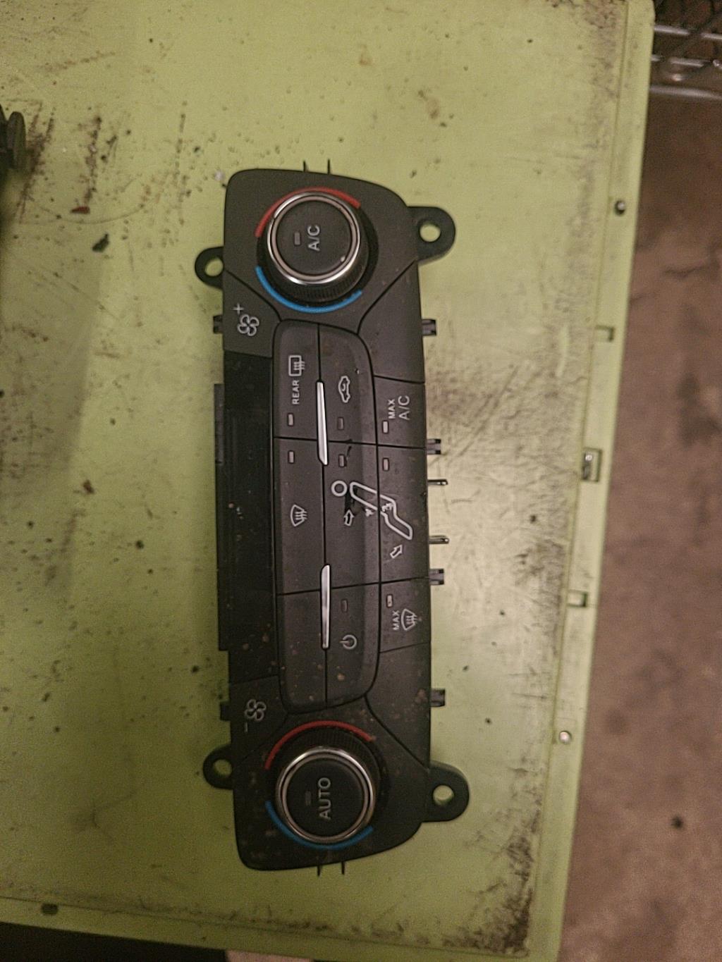 Commande chauffage FORD FOCUS 3 PHASE 2 Diesel - 1