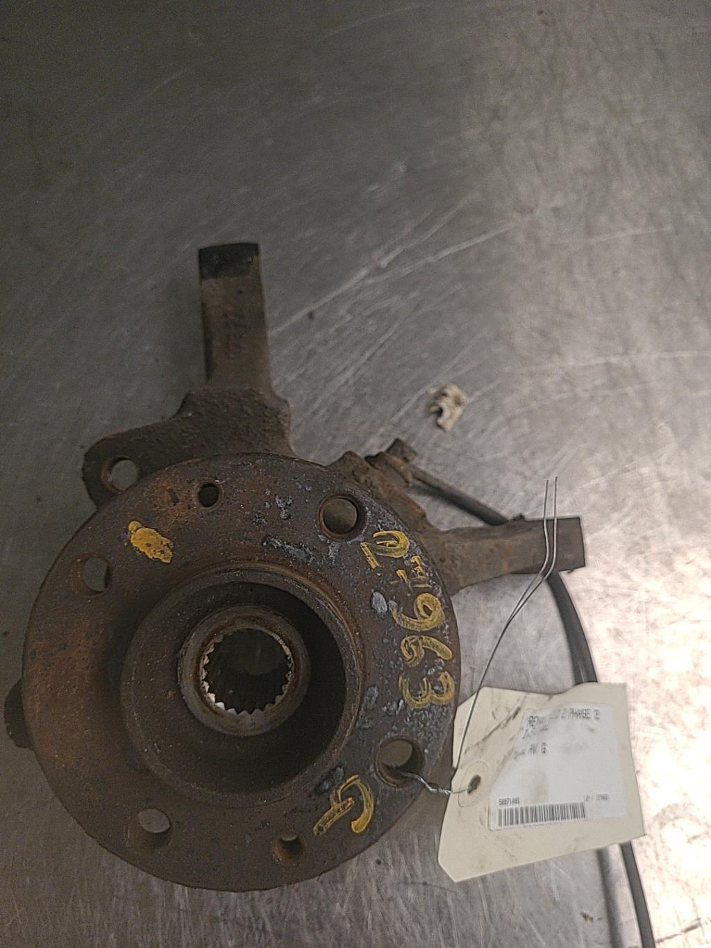 Moyeu avant gauche RENAULT CLIO 2 PHASE 2 Diesel - 1