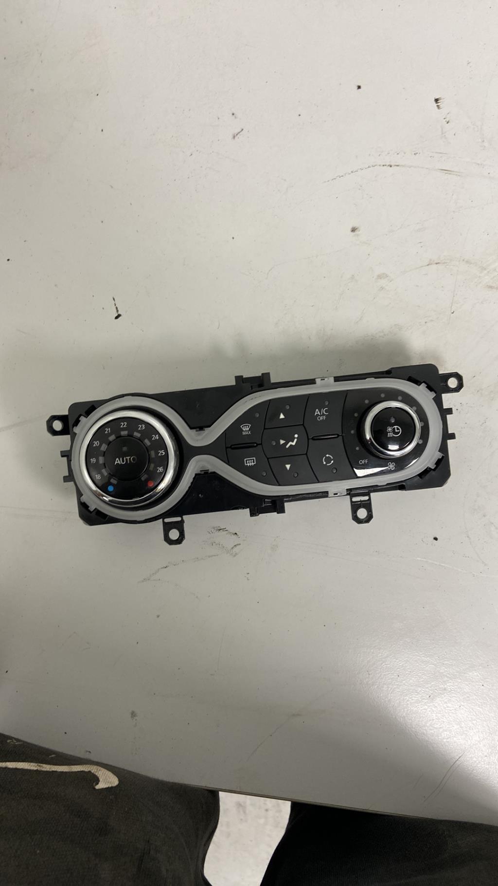 Commande chauffage RENAULT ZOE 1  - 1