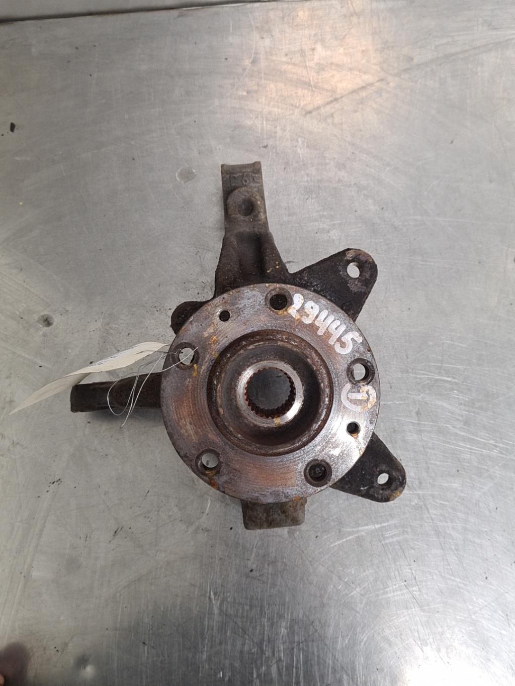 Moyeu avant droit RENAULT KANGOO 2 PHASE 1 Essence - 1