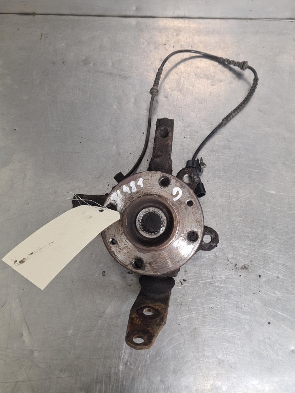 Moyeu avant droit RENAULT TWINGO 2 PHASE 1 Essence - 1