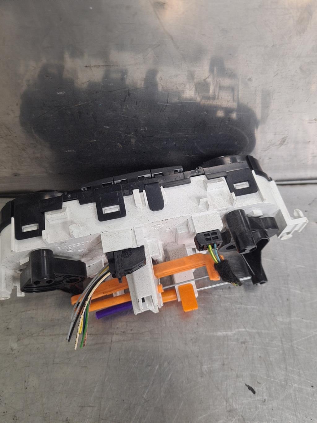 Commande chauffage PEUGEOT 2008 1 PHASE 1 Essence - 1