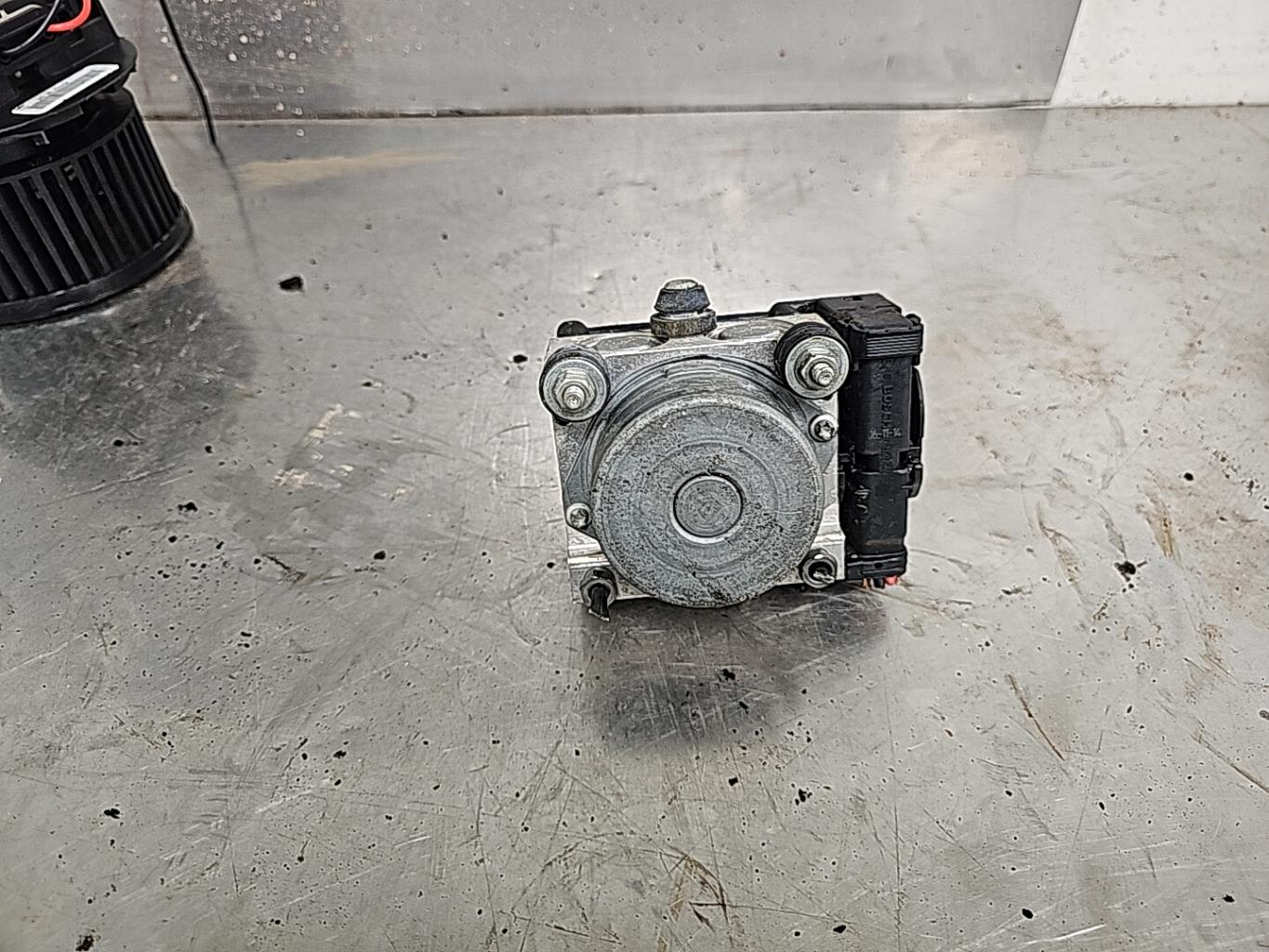 Bloc ABS (freins anti-blocage) RENAULT CLIO 3 PHASE 1 Diesel - 1
