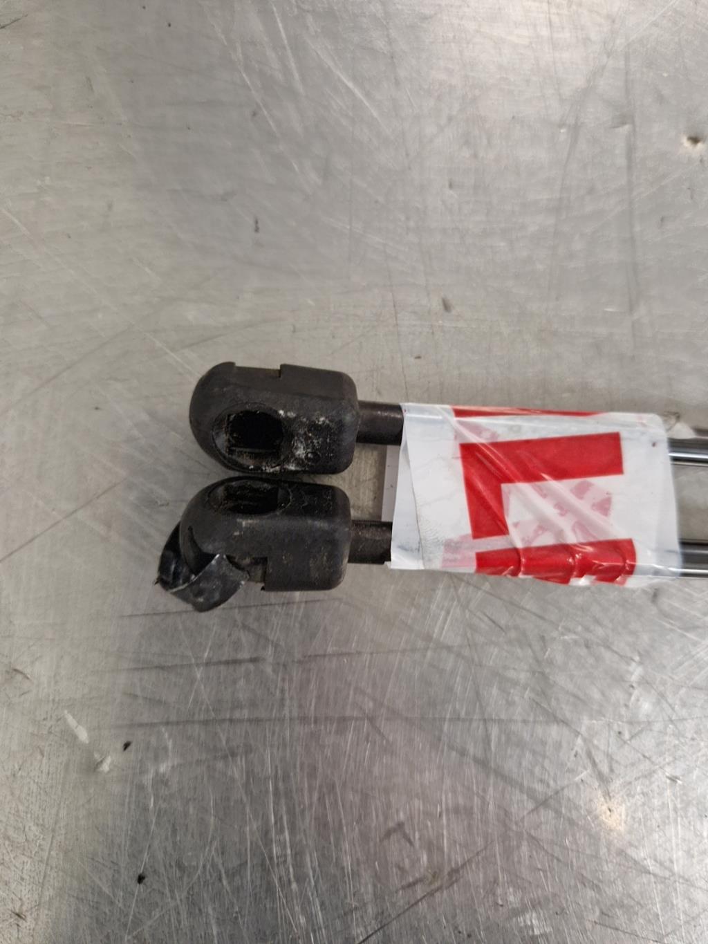 Verin de coffre FORD FIESTA 6 PHASE 1 Essence - 1