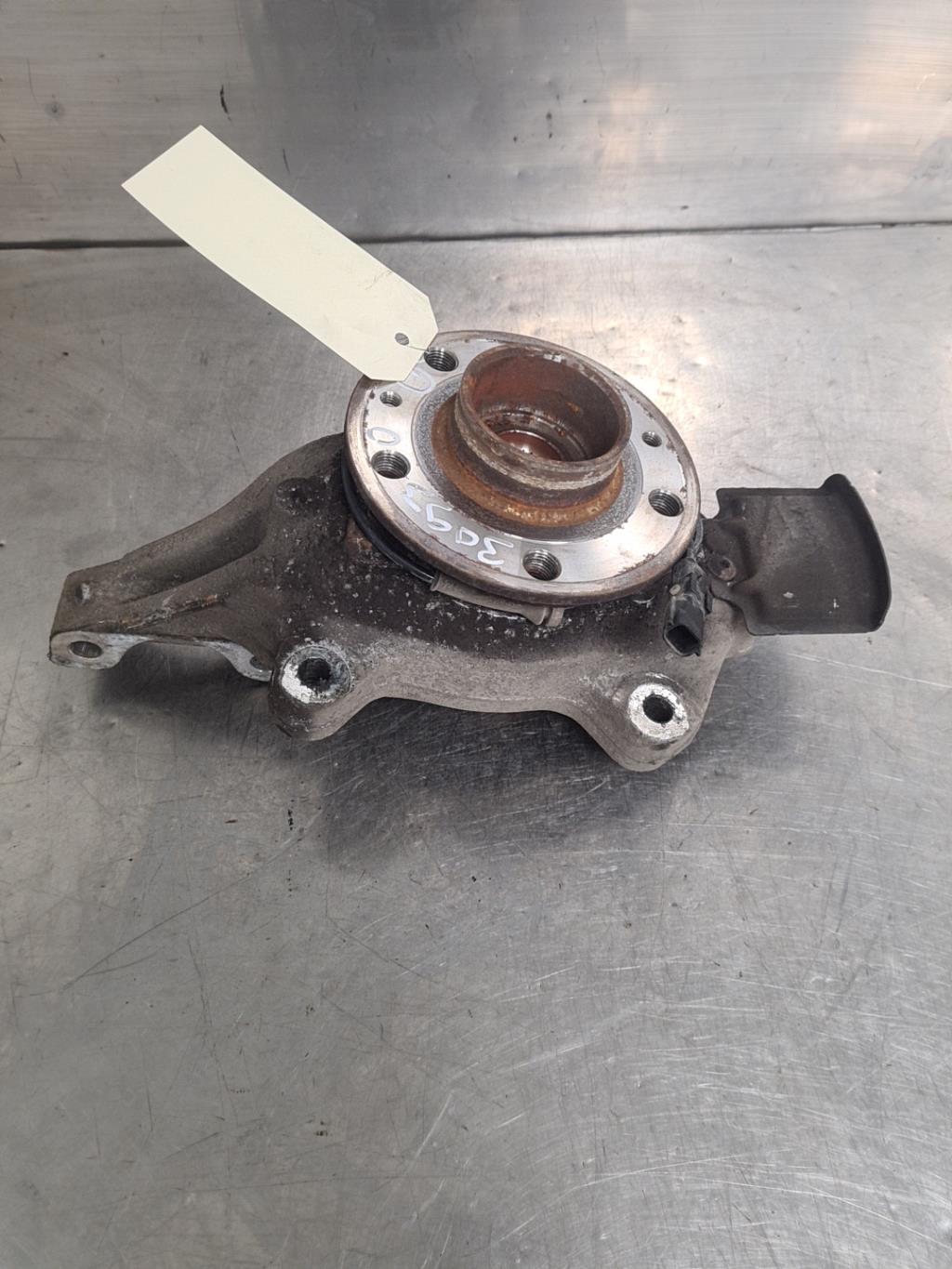 Moyeu avant gauche RENAULT LAGUNA 3 PHASE 2 BREAK Diesel - 1