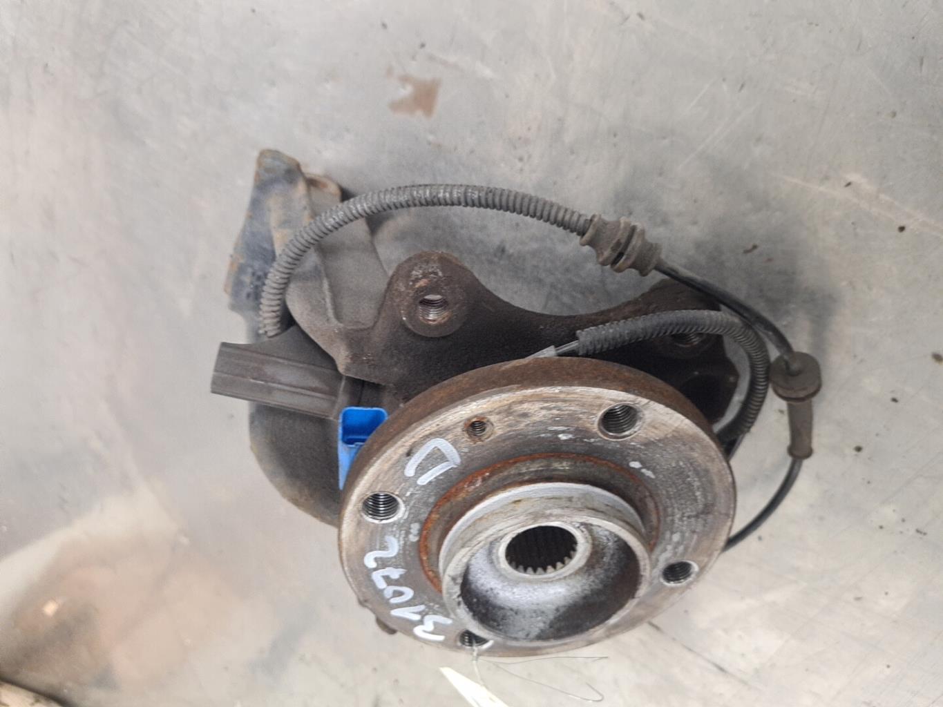 Moyeu avant droit CITROEN C4 CACTUS Essence - 1
