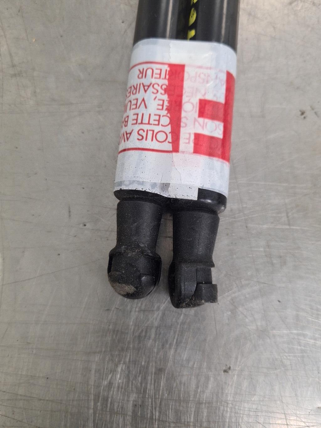 Verin de coffre CITROEN C3 3 PHASE 1 Essence - 1