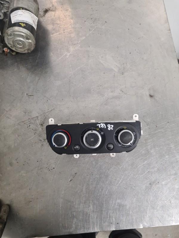 Commande chauffage VOLKSWAGEN CADDY 3 PHASE 1 Diesel - 1