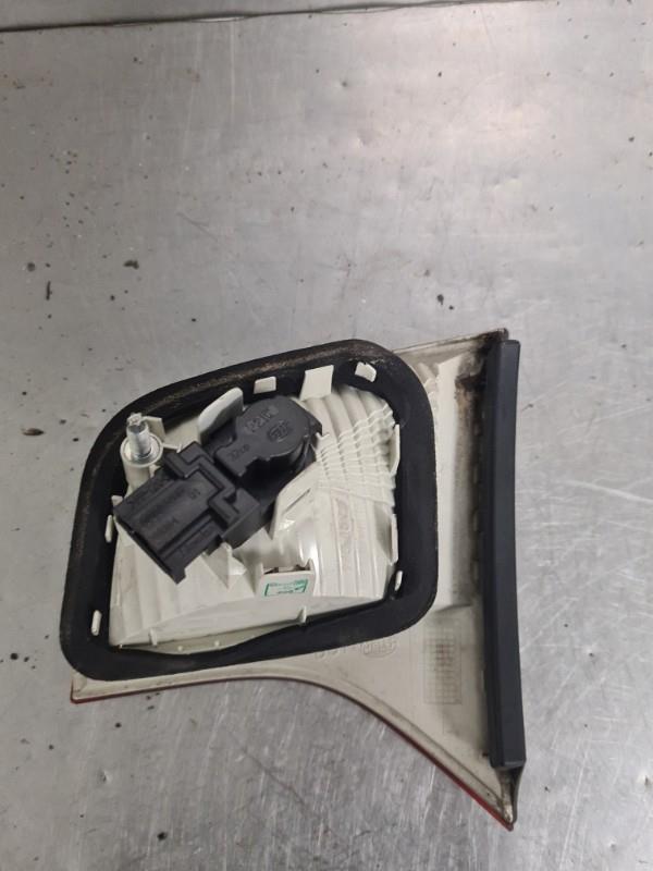 Feu arriere secondaire gauche (feux) AUDI A4 2 PHASE 2 Diesel - 1