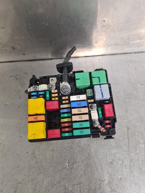 Porte fusible CITROEN C4 CACTUS Diesel - 1