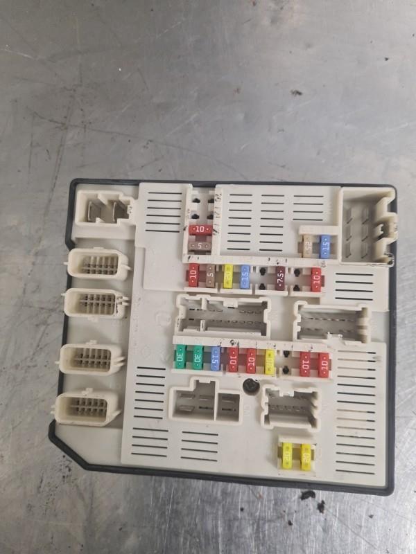 Boitier USM  RENAULT LAGUNA 3 PHASE 1 BREAK Diesel - 1