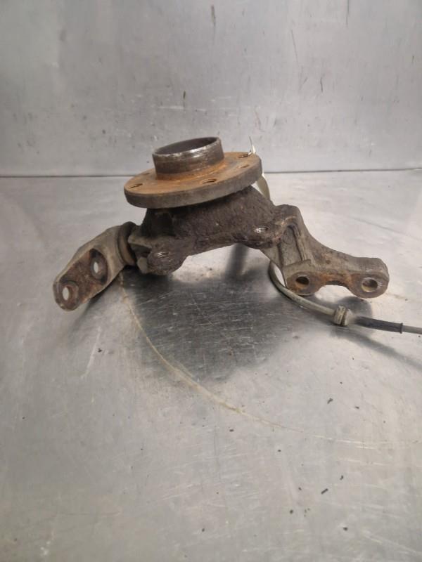 Moyeu avant droit RENAULT CLIO 2 PHASE 2 Essence - 1