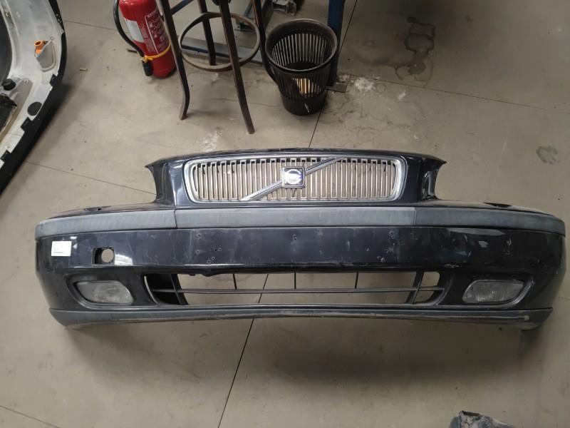 Pare choc avant VOLVO 240  - 1