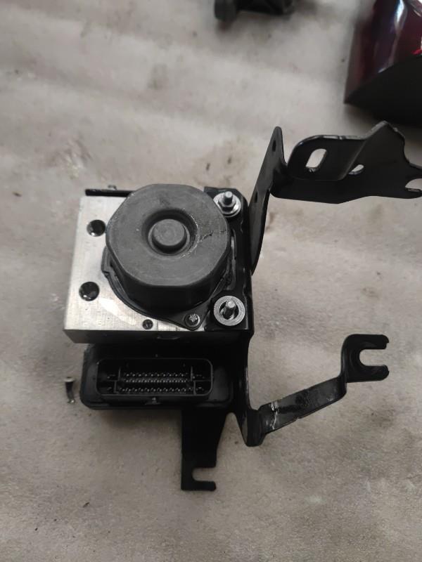Bloc ABS (freins anti-blocage) RENAULT CLIO 4 PHASE 2 BREAK Diesel - 1