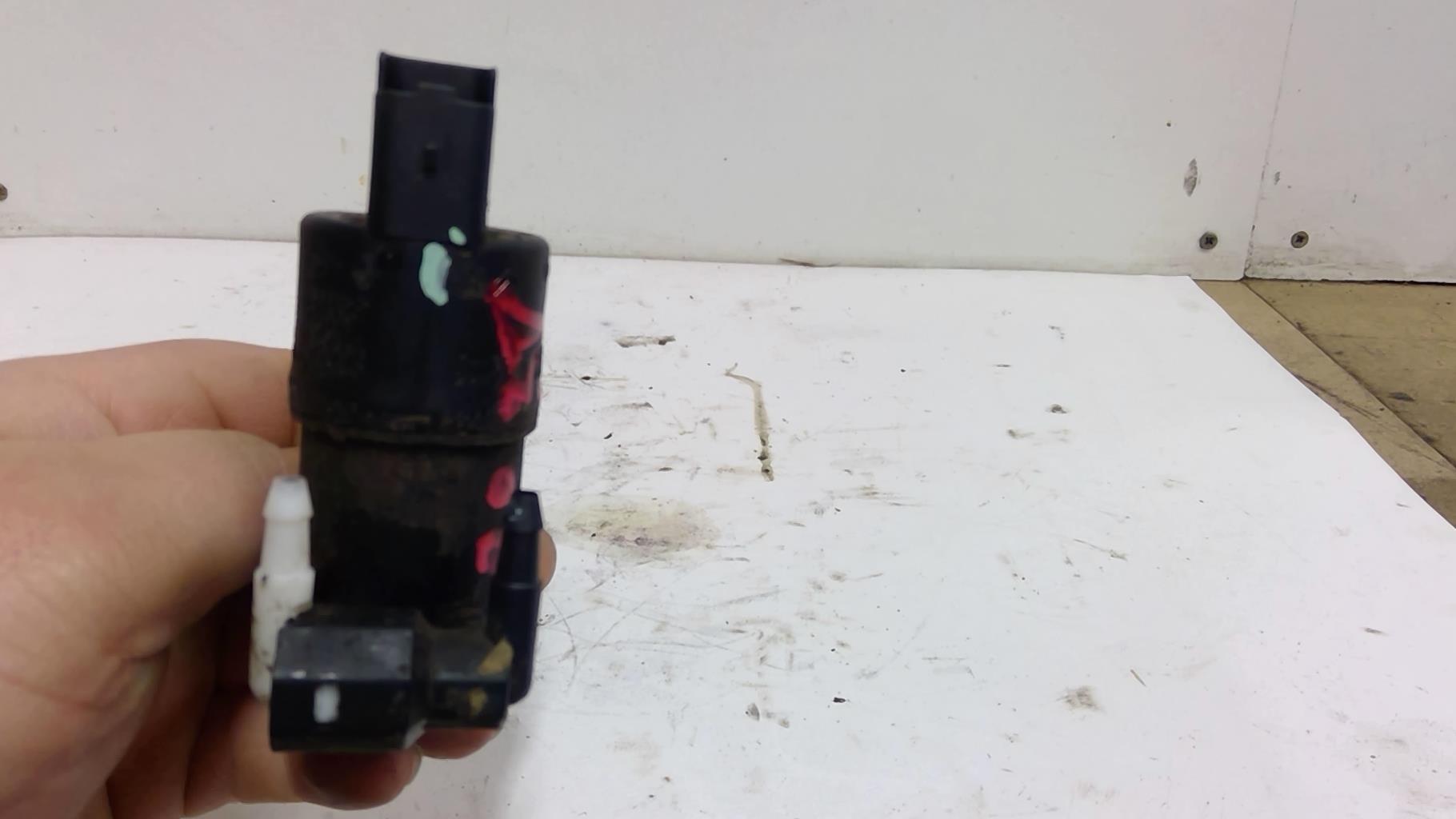 Pompe lave glace avant CITROEN C3 2 PHASE 1 Diesel - 1