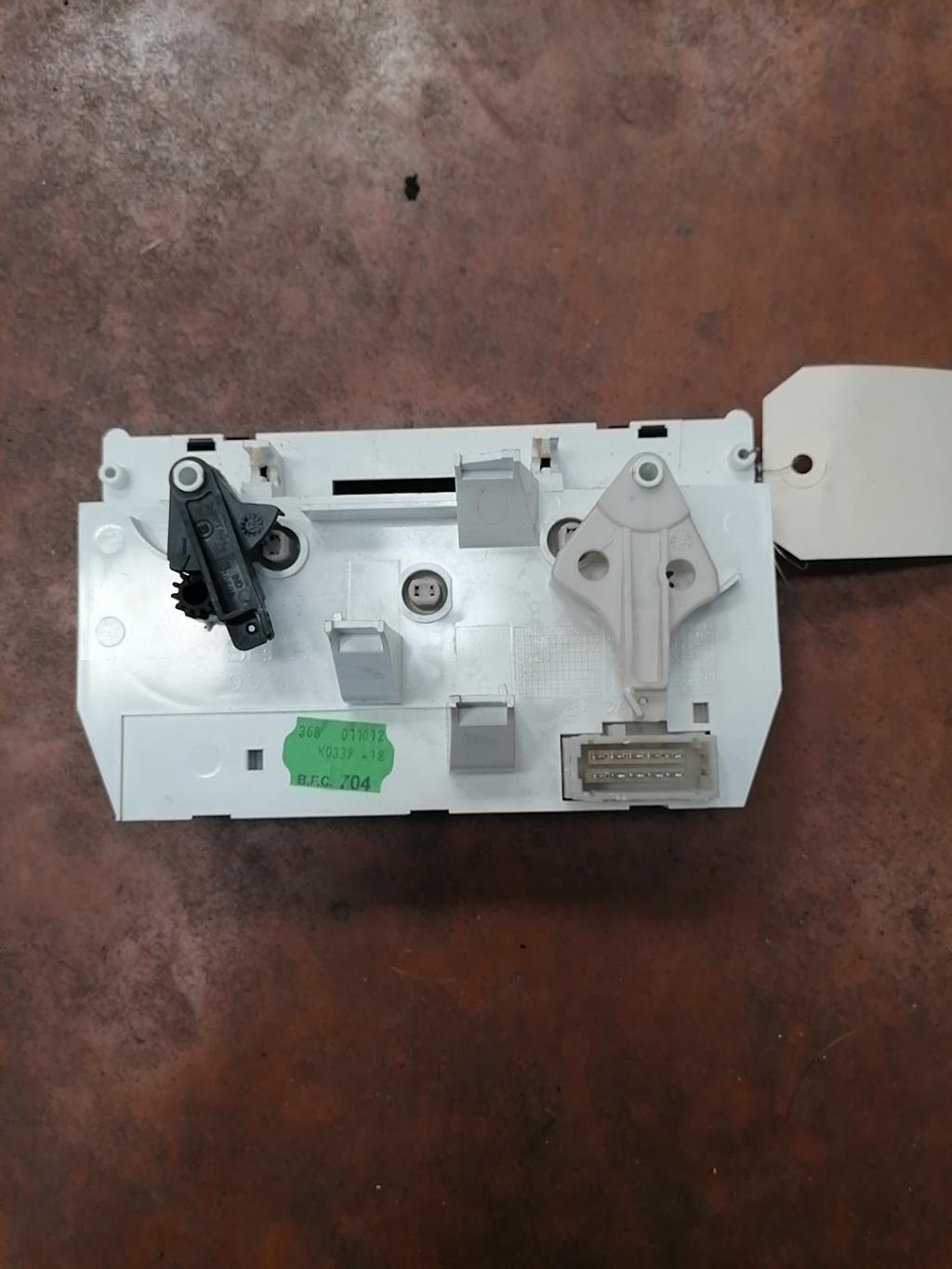 Commande chauffage PEUGEOT 206+ Essence - 1