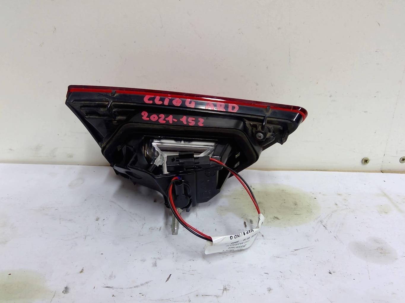 Feu arriere secondaire droit (feux) RENAULT CLIO 4 PHASE 2 Diesel - 1