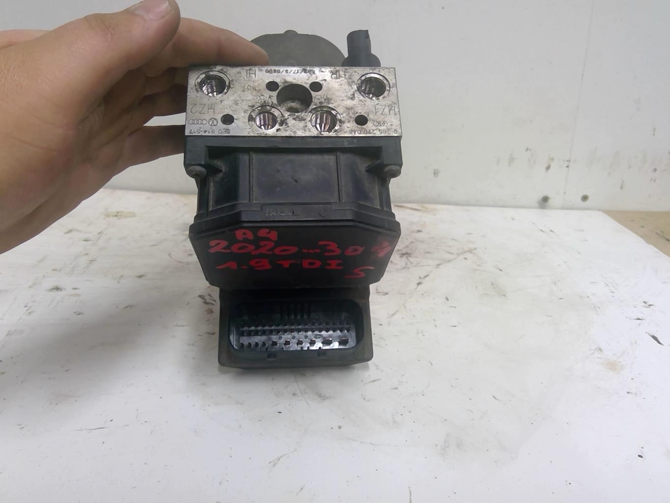 Bloc ABS (freins anti-blocage) AUDI A4 2 AVANT PHASE 1 BREAK Diesel - 1