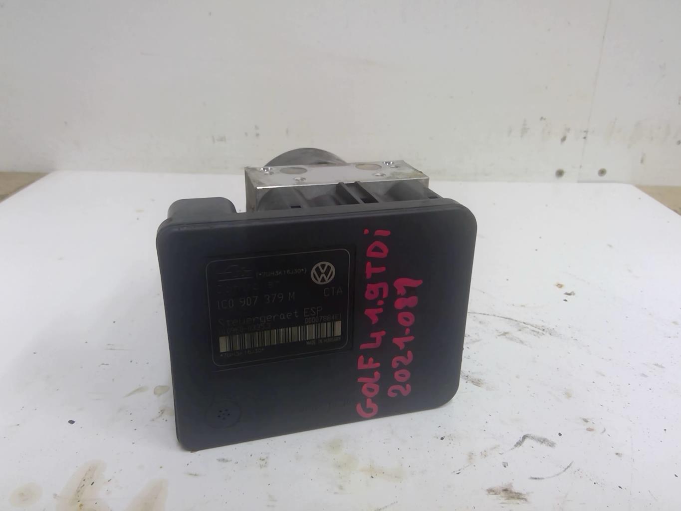 Bloc ABS (freins anti-blocage) VOLKSWAGEN GOLF 4 Diesel - 1