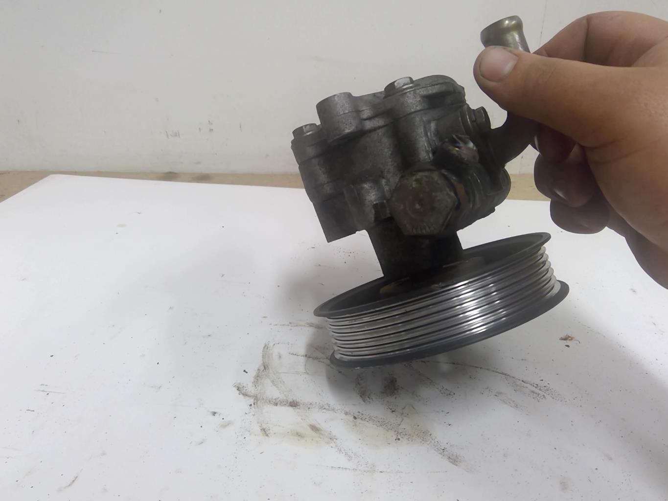 Pompe de direction VOLKSWAGEN GOLF 4 Diesel - 1