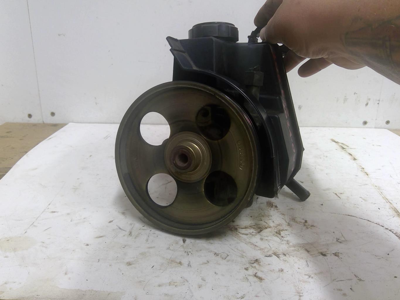 Pompe de direction PEUGEOT 306 PHASE 2 Essence - 1