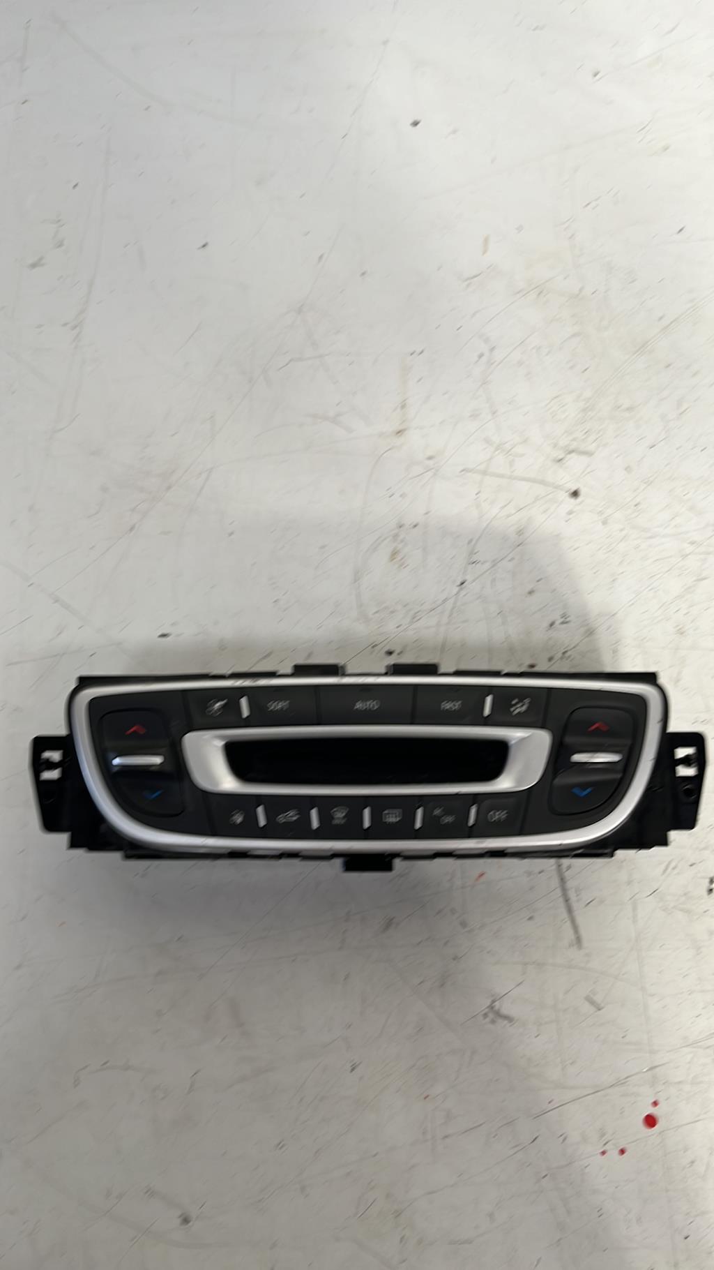 Commande chauffage RENAULT MEGANE 3 PHASE 1 BREAK Diesel - 1