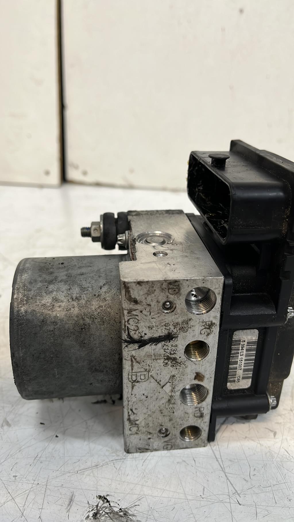 Bloc ABS (freins anti-blocage) CITROEN C4 1 PHASE 1 Essence - 1