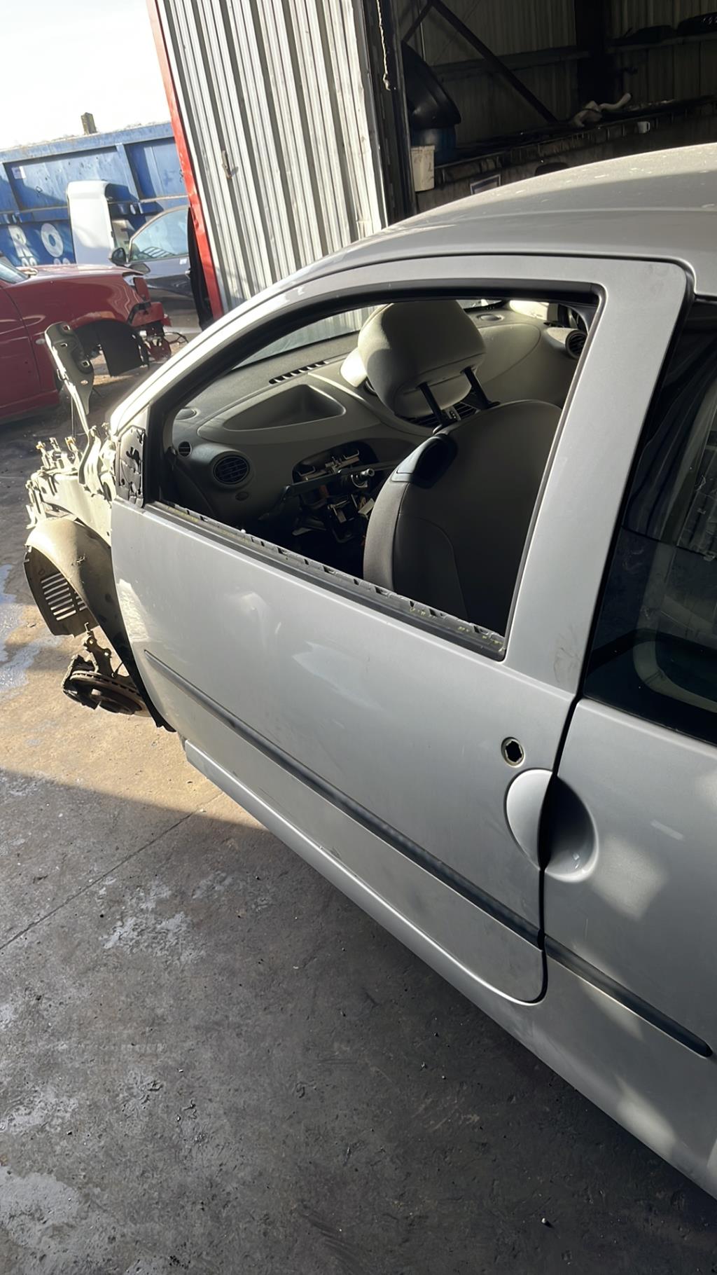 Porte avant gauche RENAULT TWINGO 2 PHASE 2 Diesel - 1