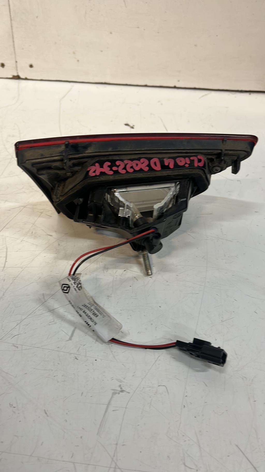 Feu arriere secondaire droit (feux) RENAULT CLIO 4 PHASE 2 Diesel - 1