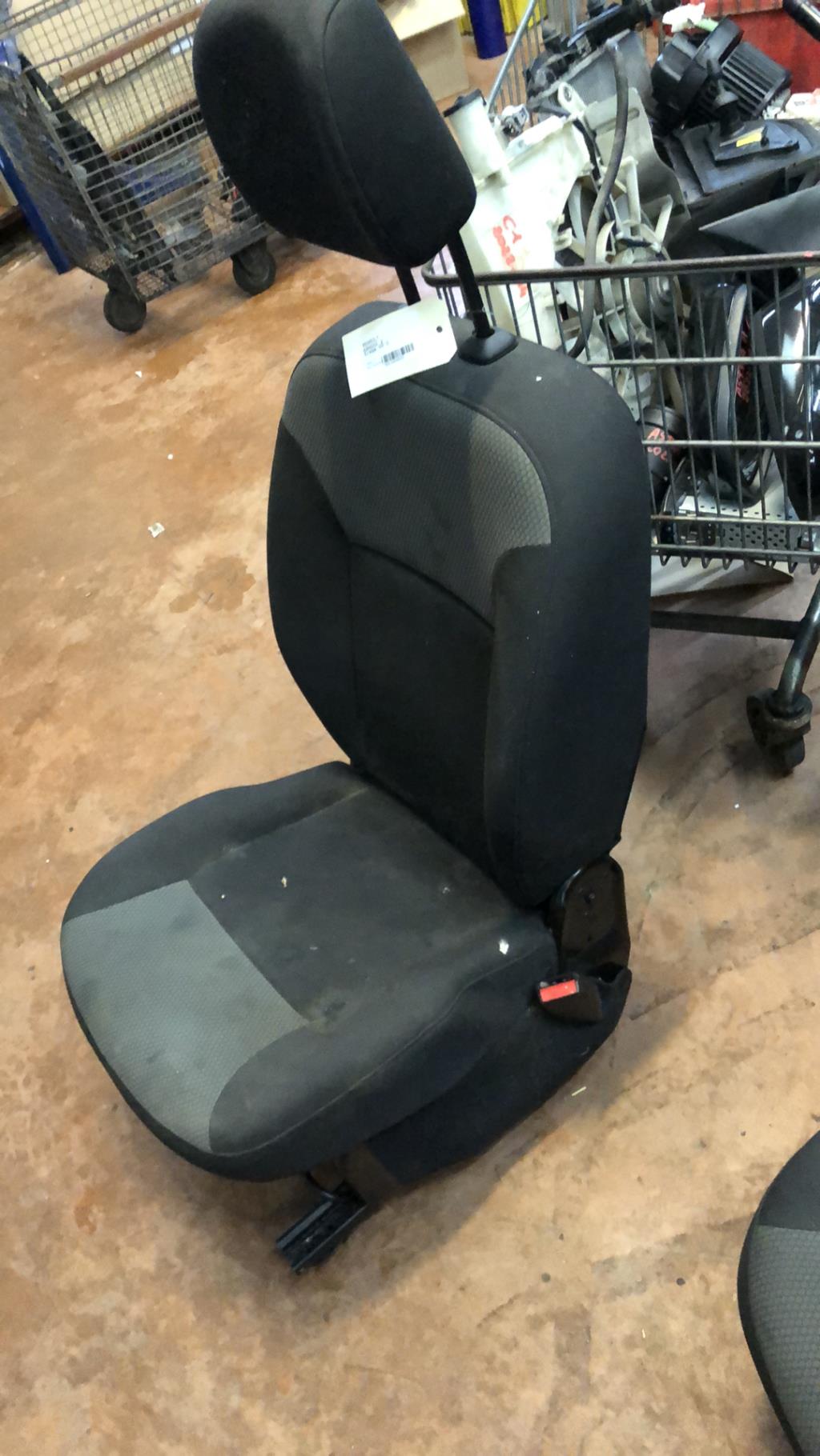 Siege avant droit RENAULT KANGOO 2  - 1