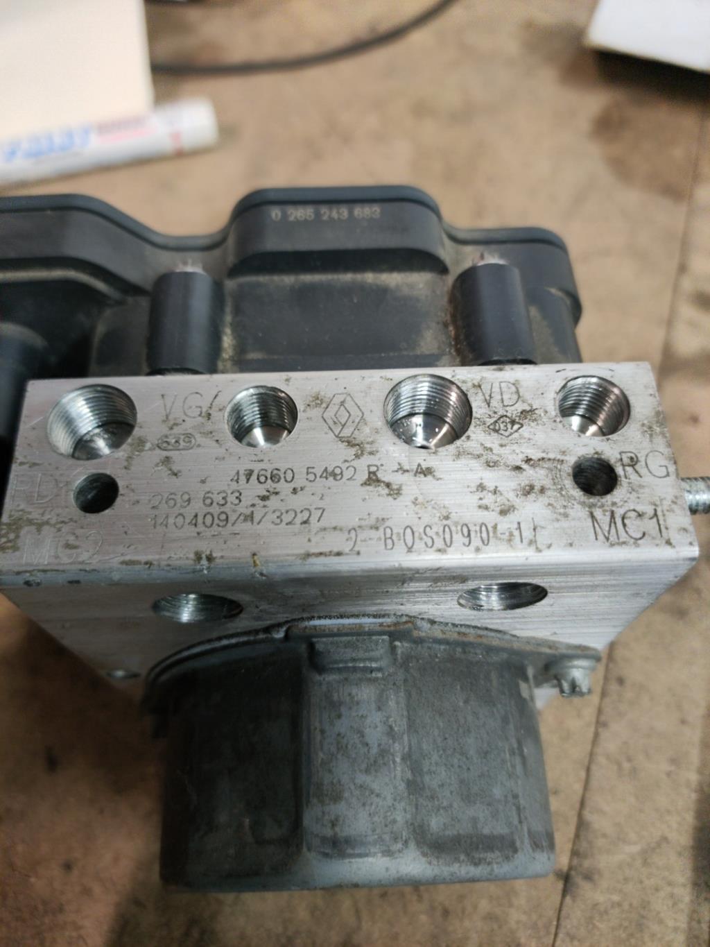 Bloc ABS (freins anti-blocage) RENAULT CLIO 4 PHASE 1 Diesel - 1
