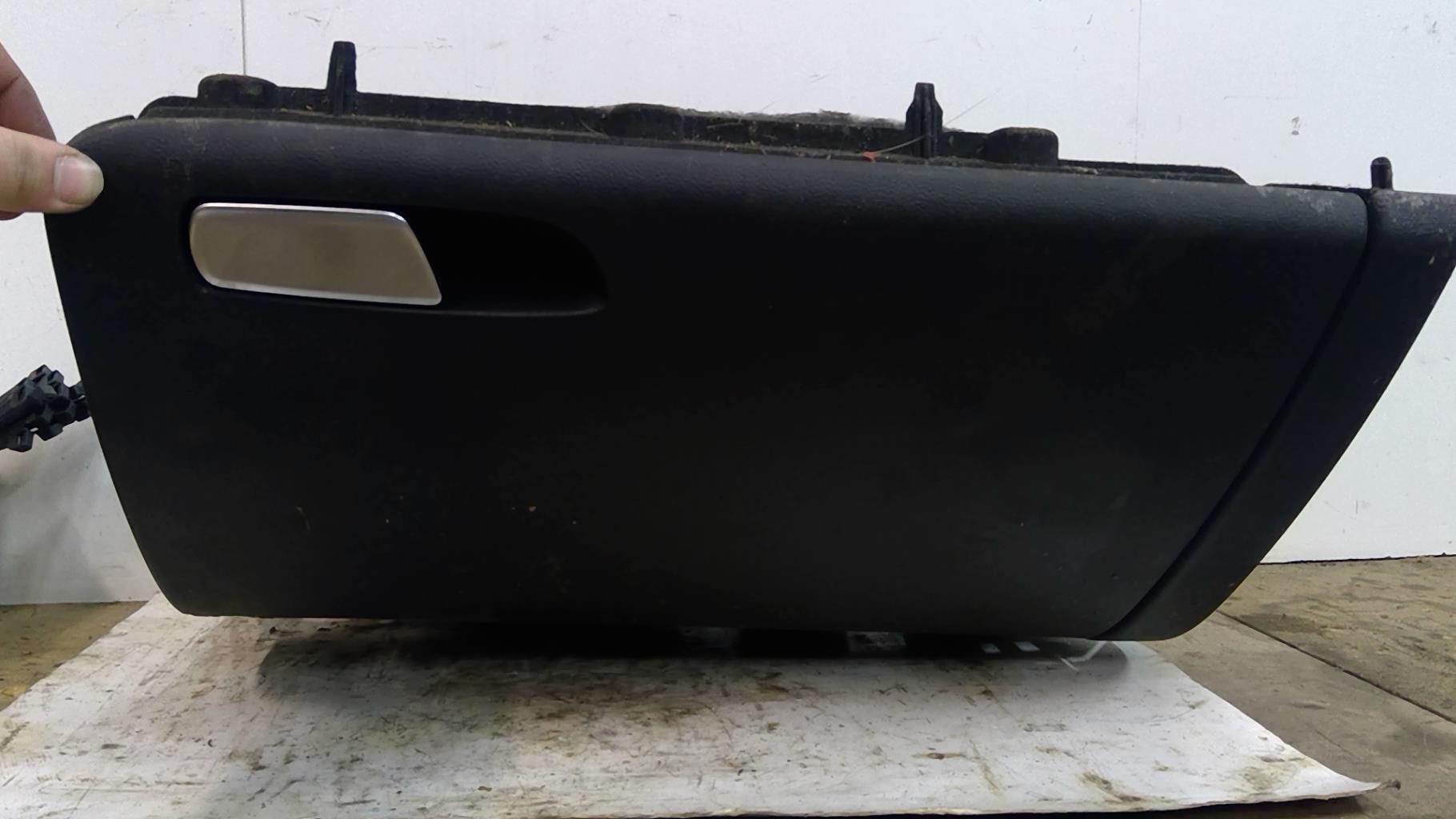 Boite a gants AUDI A4 3 PHASE 1 Diesel - 1