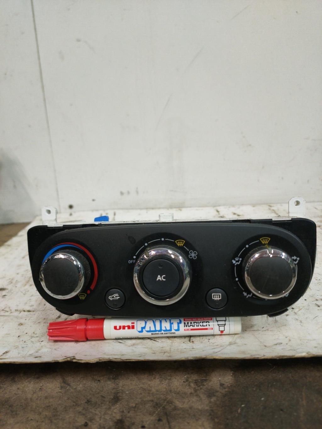 Commande chauffage RENAULT CLIO 4 PHASE 1 Diesel - 1