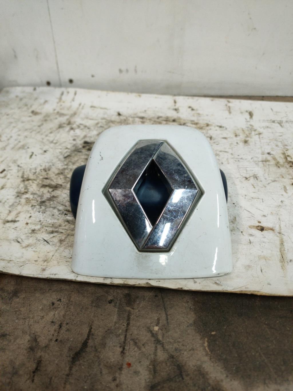 Bouton de coffre RENAULT CLIO 2 CAMPUS PHASE 2 Diesel - 1