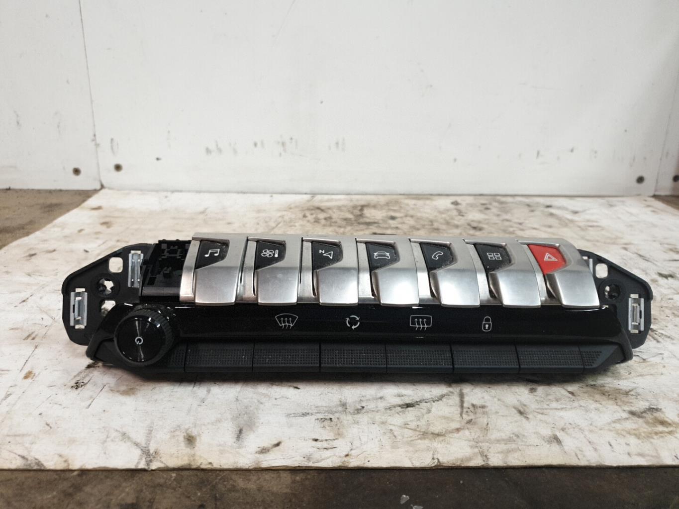 Commande autoradio PEUGEOT 3008 2 PHASE 1 Diesel - 1