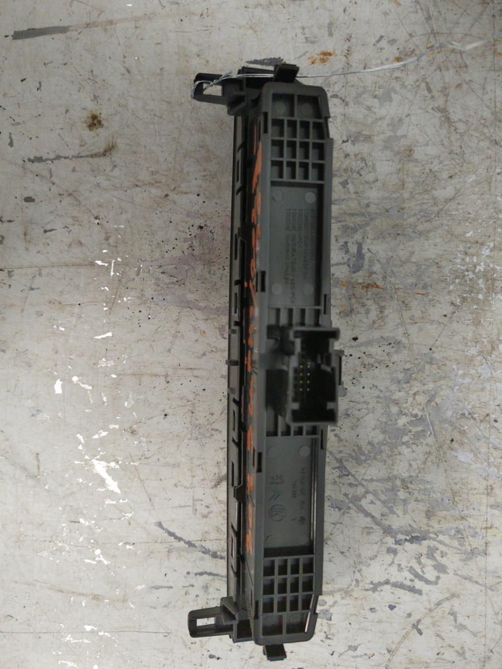 Bouton de warning PEUGEOT 308 1 SW PHASE 1 BREAK Diesel - 1