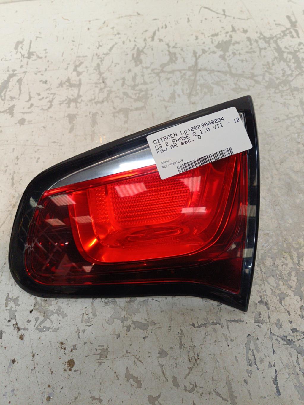 Feu arriere secondaire droit (feux) CITROEN C3 2 PHASE 2 Essence - 1