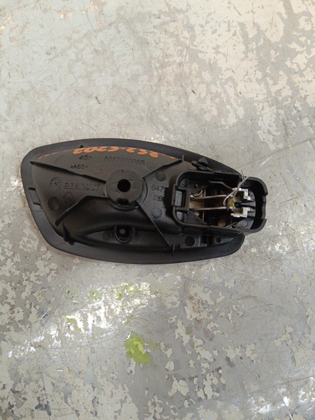 Poignee interieur avant gauche RENAULT LAGUNA 3 PHASE 2 Diesel - 1