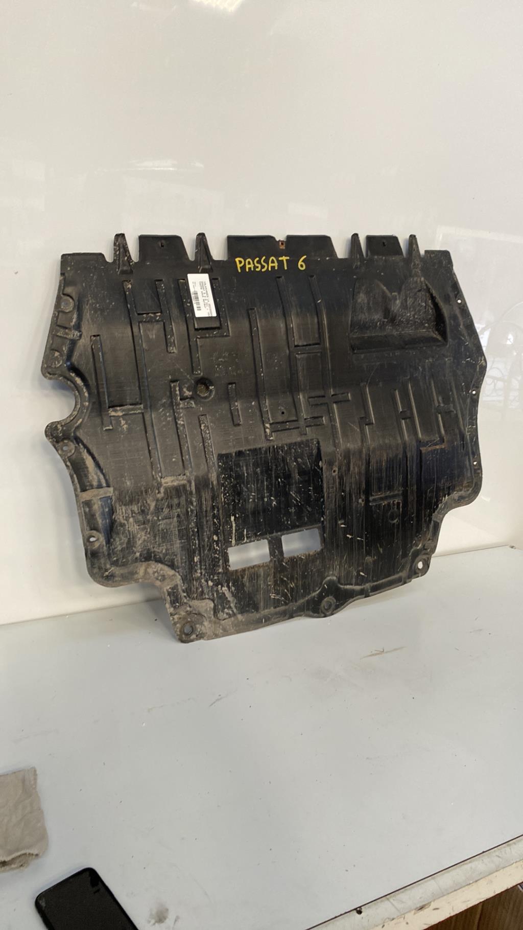 Cache sous moteur VOLKSWAGEN PASSAT 5 Diesel - 1