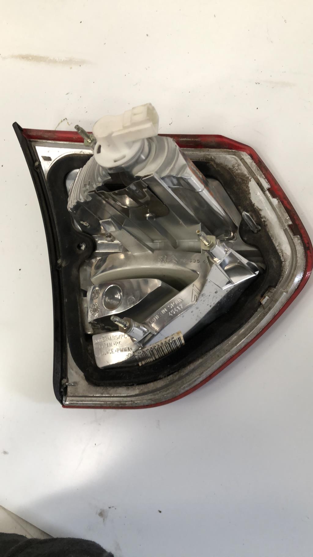 Feu arriere secondaire droit (feux) CITROEN C4 PICASSO 1 Diesel - 1