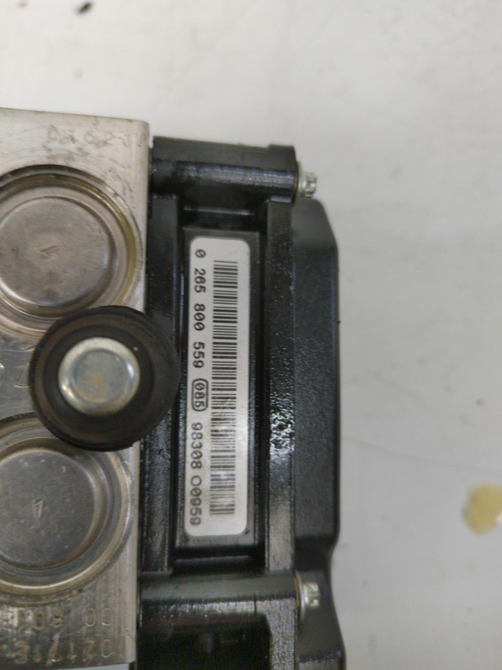 Bloc ABS (freins anti-blocage) RENAULT CLIO 3 PHASE 1 Essence - 1
