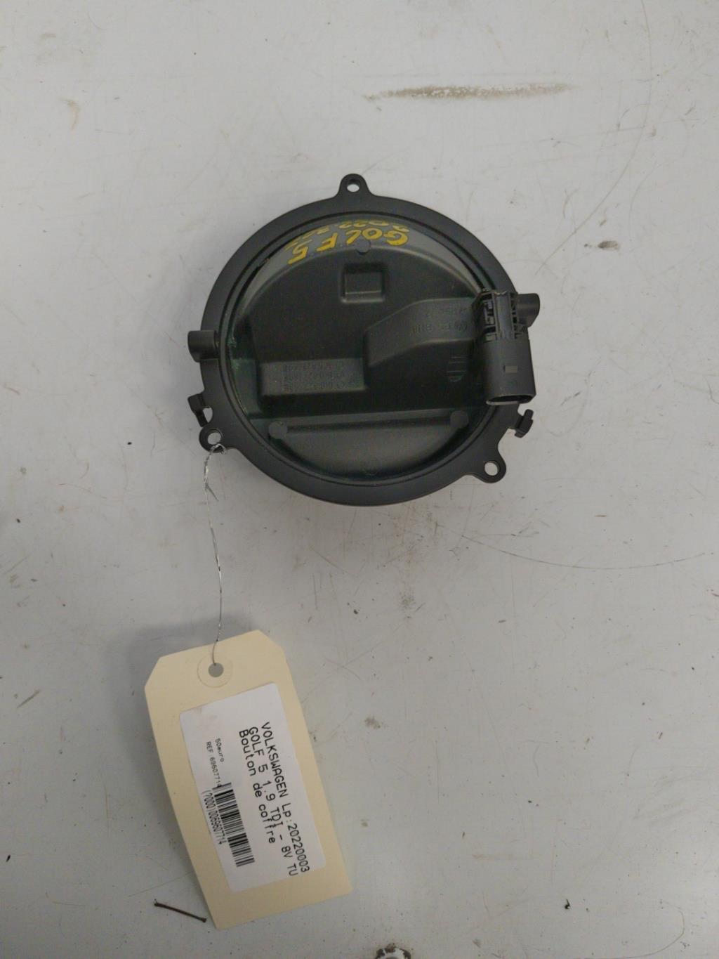 Bouton de coffre VOLKSWAGEN GOLF 5 Diesel - 1